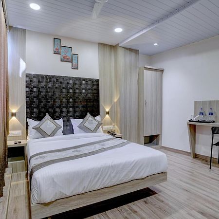 Hotel Arts International Βομβάη Εξωτερικό φωτογραφία