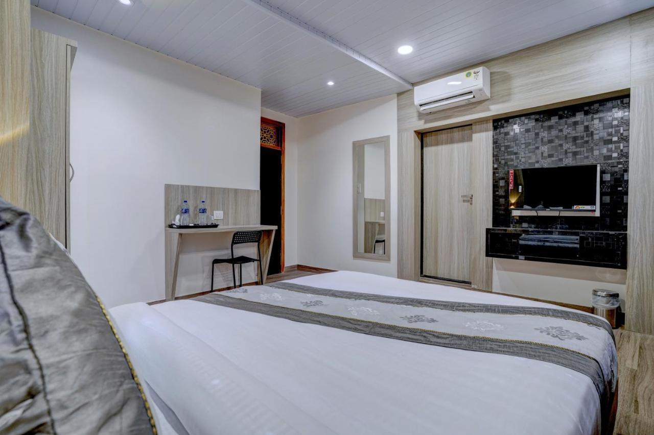 Hotel Arts International Βομβάη Εξωτερικό φωτογραφία