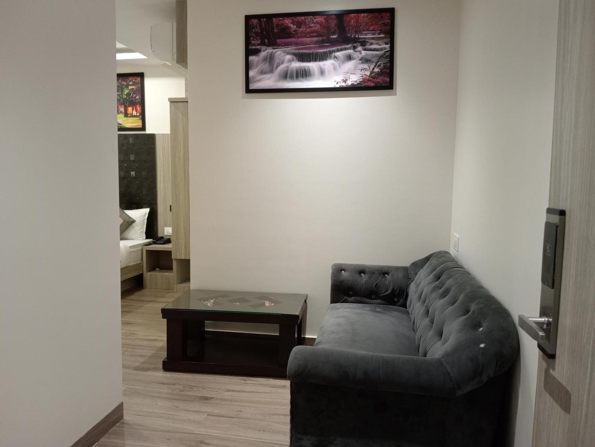 Hotel Arts International Βομβάη Εξωτερικό φωτογραφία