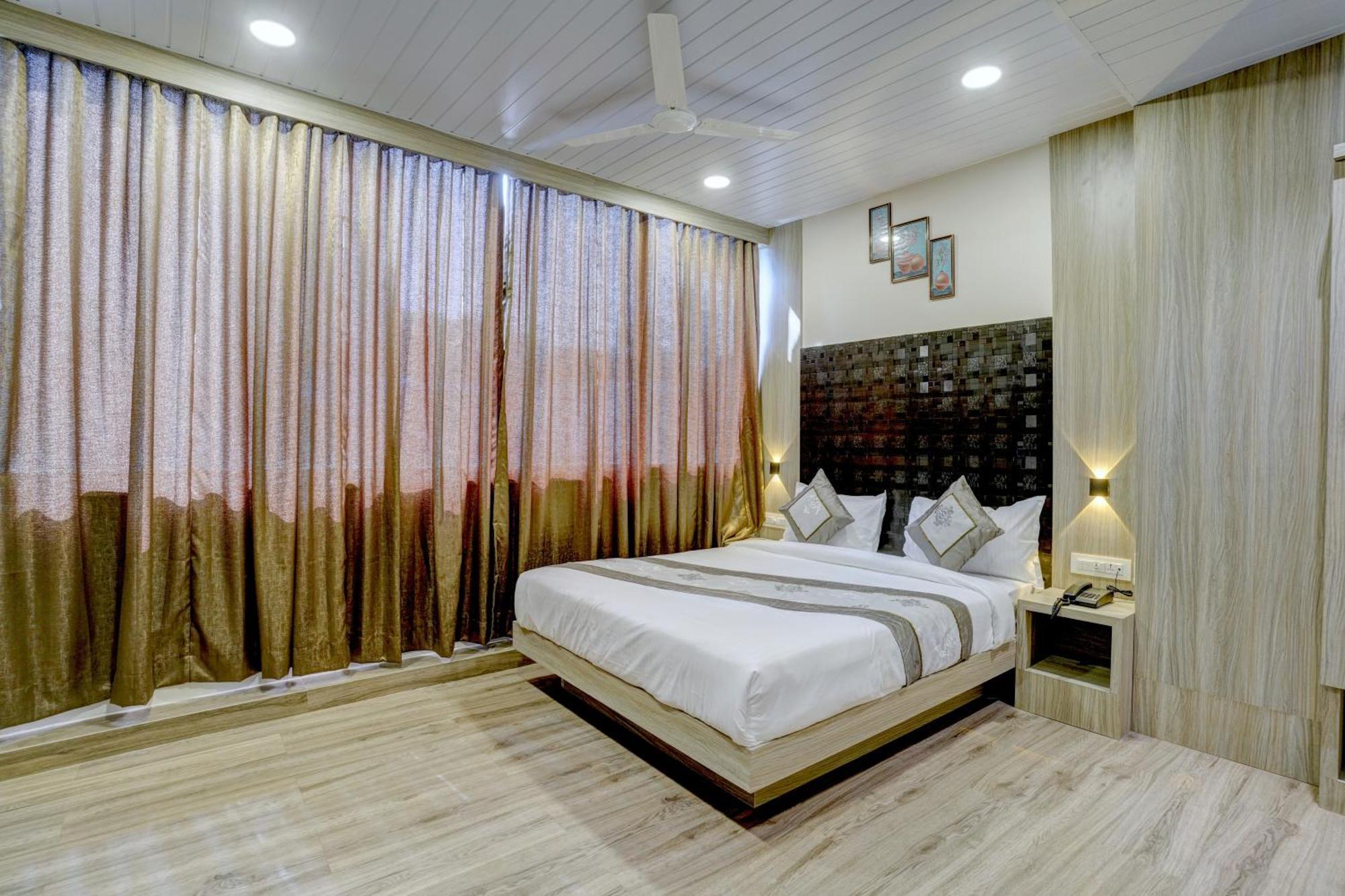 Hotel Arts International Βομβάη Εξωτερικό φωτογραφία
