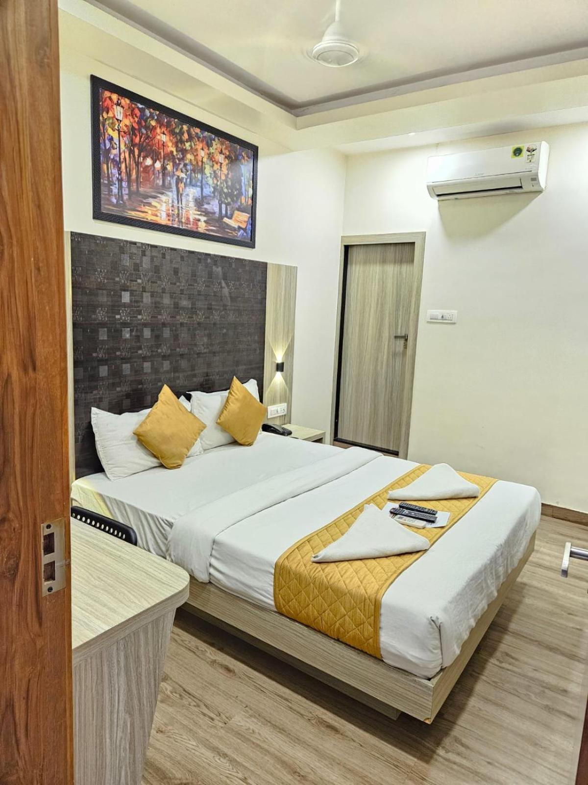 Hotel Arts International Βομβάη Εξωτερικό φωτογραφία